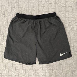 Nike Men’s Dri-Fit 7" Running Shorts, Lined, size M
